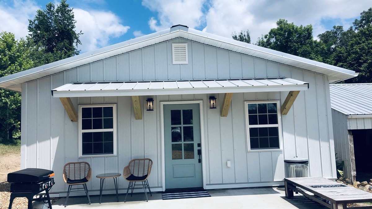 Tecumseh House | River Home& 15 acres with your own beach next to Hodgson Mill.