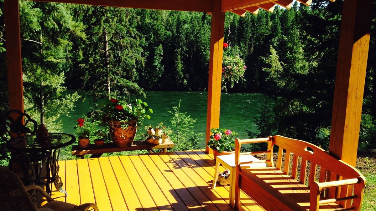Clearwater House | River House - 3 bedroom 2 covered porches unique setting on the Clearwater River