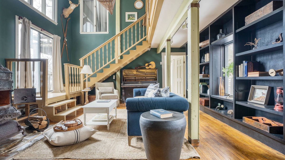 Catskill Villa | River Lodge by AvantStay | 11 BR Historic Estate w/ Pool & Views of Hudson!