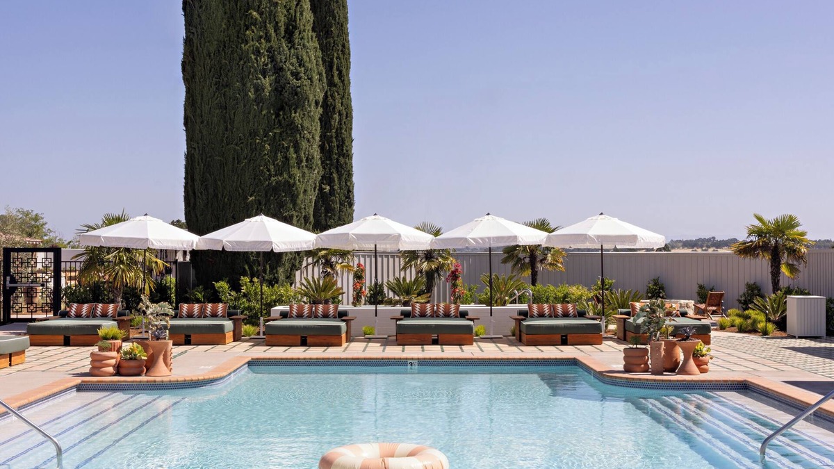 Paso Robles Hotel | River Lodge Paso - 21 & Over Pool