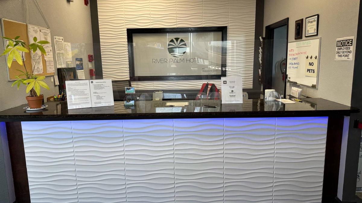 Melbourne Hotel | River Palm Hotel