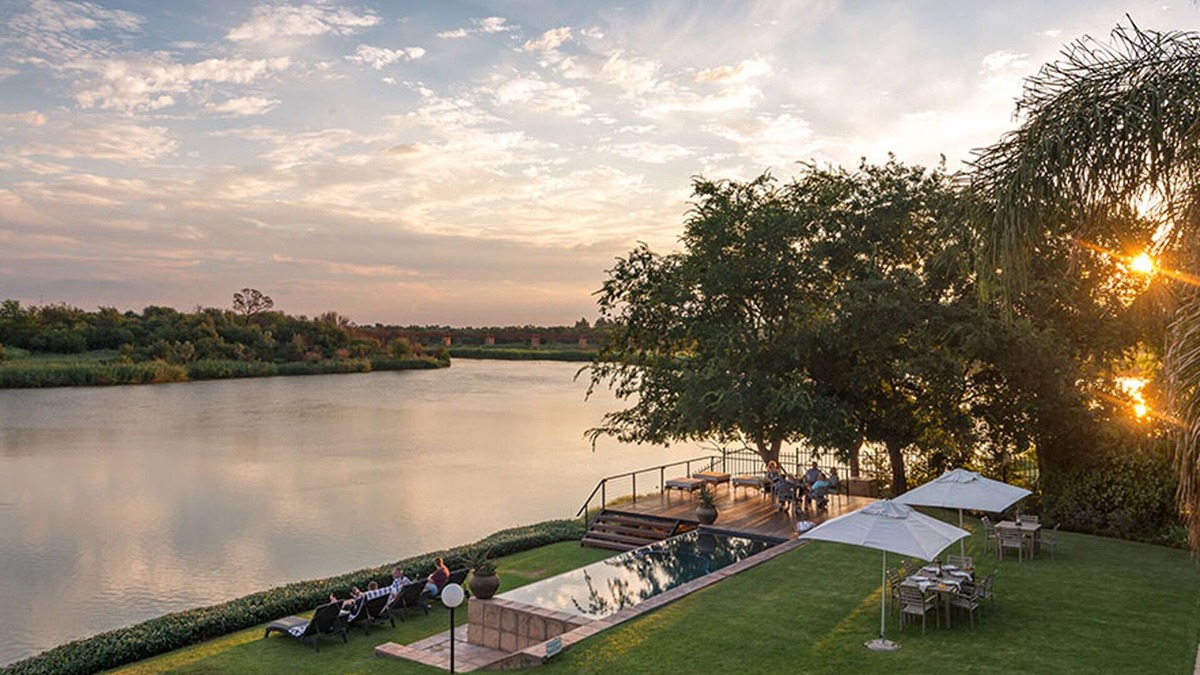 Upington Bed & Breakfast | River Place Manor - Deluxe Double or Twin Room C