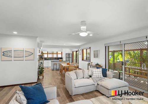 Iluka House | River & Reef Retreat