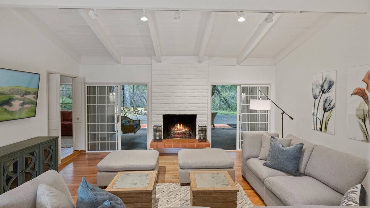 Carmel Valley House | River Retreat: 4B RiverFront Hot Tub 30 Night Min