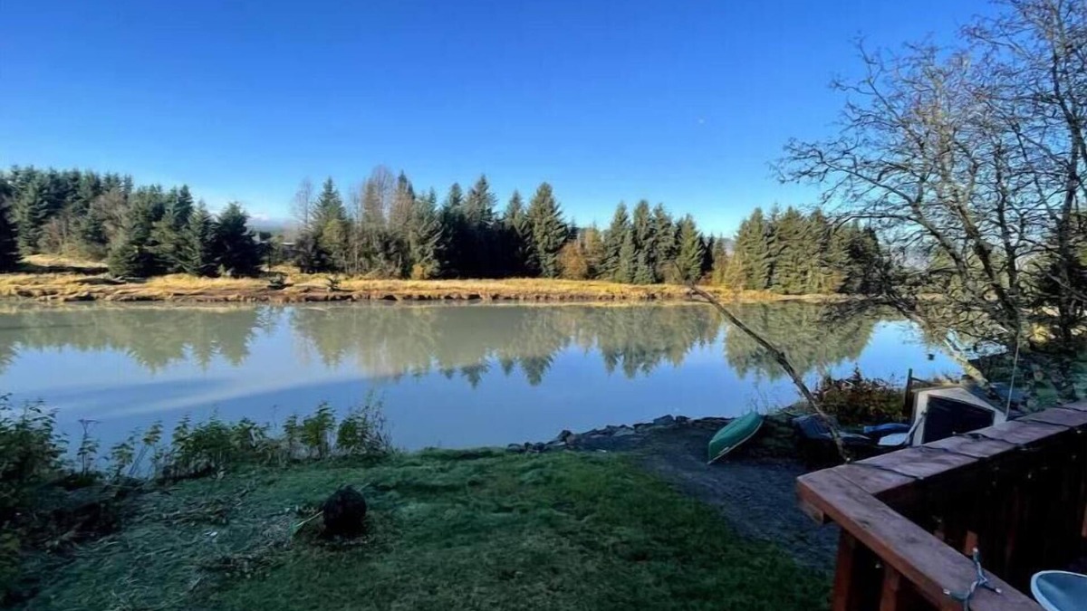 Mendenhall Valley House | River Retreat on The Mendenhall/Near Airport and Shopping