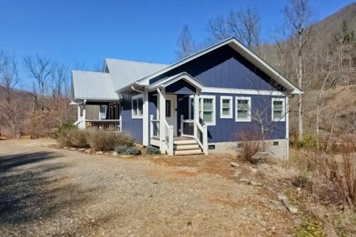 Franklin House | River Retreat