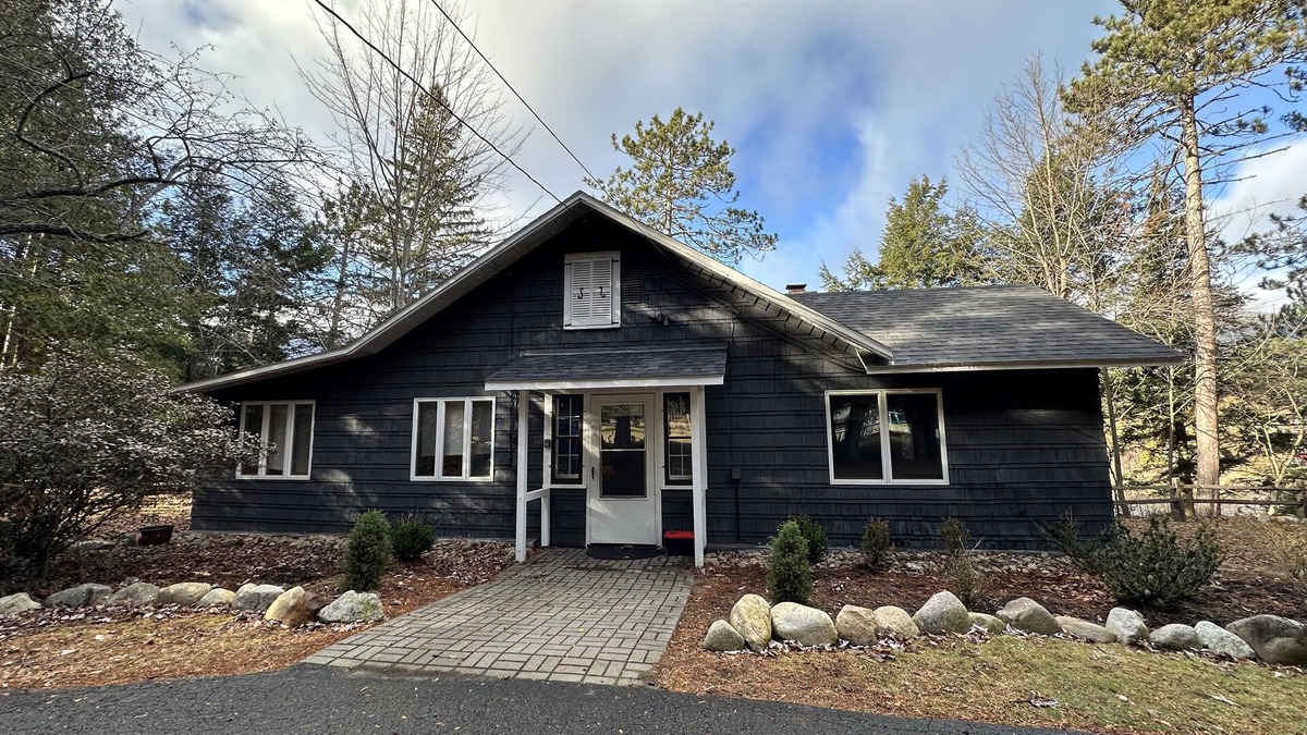 Wilmington House | "River Rose" - Riverfront Ranch, 5 Minutes to Whiteface!