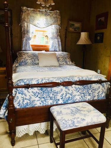 Todd Bed & Breakfast | River ' s Edge Inn