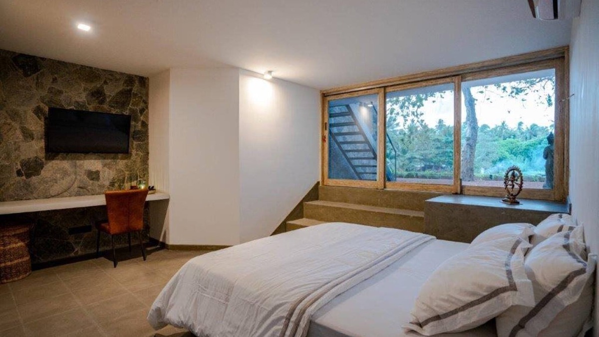 Kochchikade Villa | River side boutique villa - 5 min from the beach!