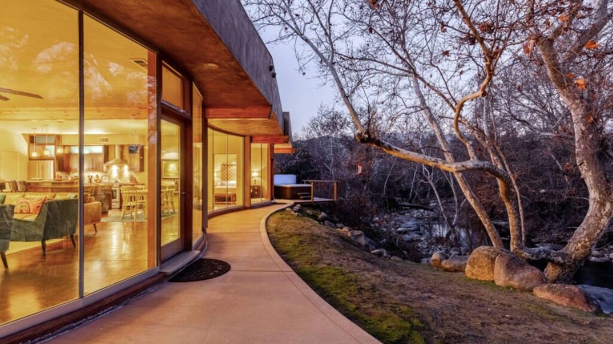 Three Rivers House | River Spirit- Arquitectural wonder of the Sequoias