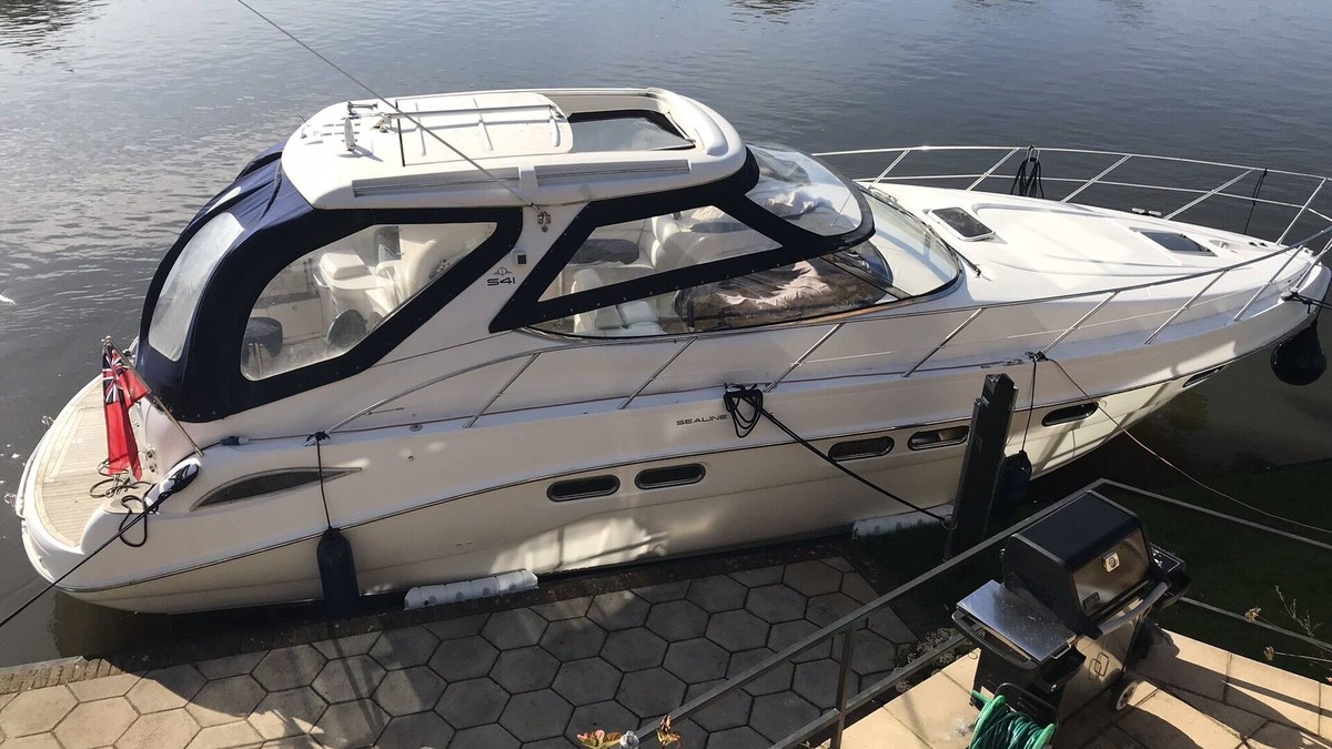 Runnymede Boat Rental | River Thames Relaxation , Entire motor Yacht ⚓️