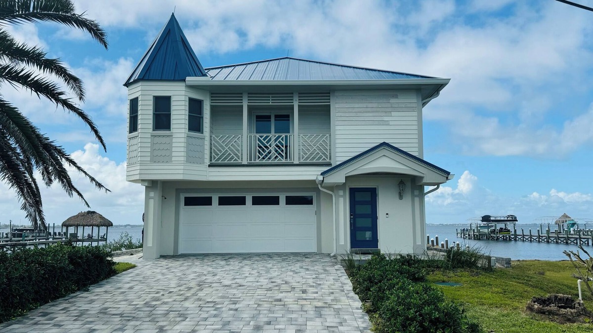 Vero Beach House | River to ocean paradise awaits you and your family!