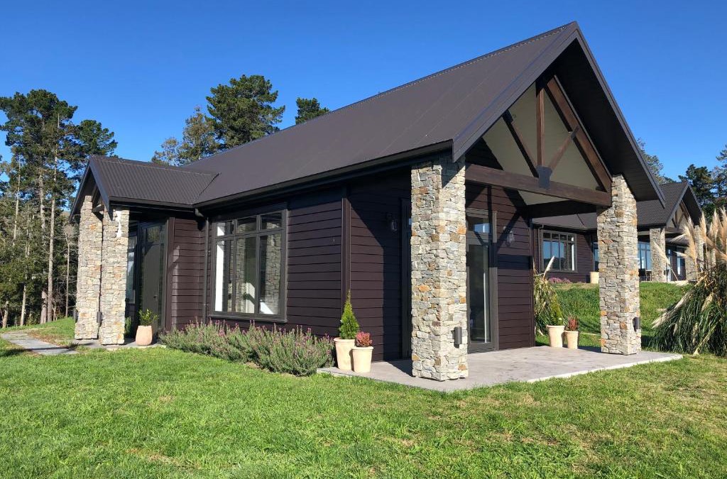 Kahuranaki House | River View Cottage