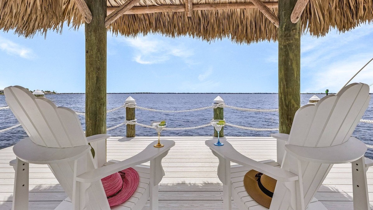 Caloosahatchee House | River View, Heated pool - Serenity & Sunrises - Roelens Vacations