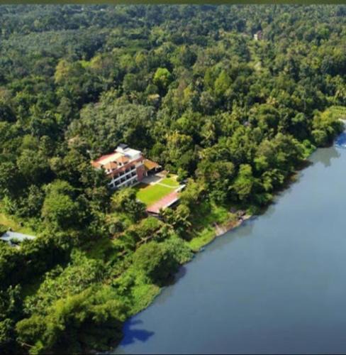 Kurichilakodu Resort | River View Resort by Periyar Ayurveda
