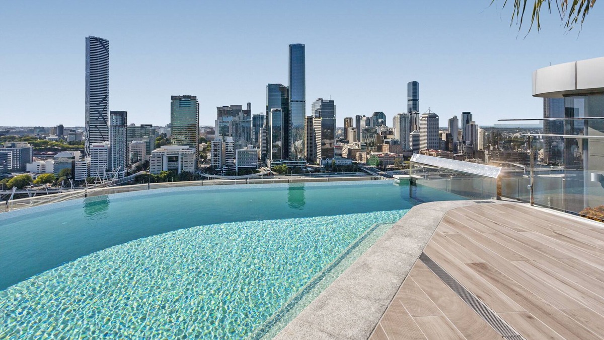 South Brisbane Apartment | River-View Unit with Rooftop Pool near Museums