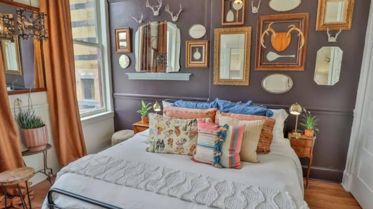 Main - Military Plaza Apartment | River Walk Downtown Apartment