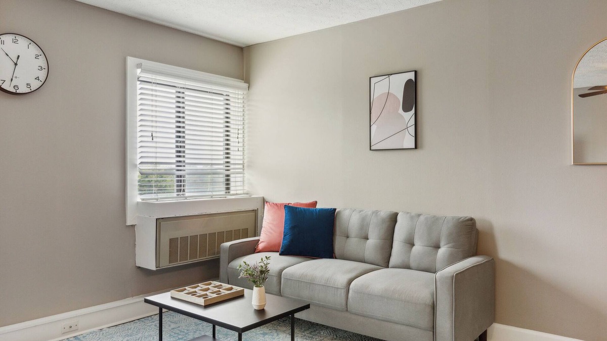 Indianapolis Apartment | River West 504 I Cozy & Spacious 1Bd Apt I Pool