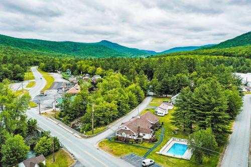 Lincoln Hotel | Riverbank Motel and Cabins Managed by Vacasa