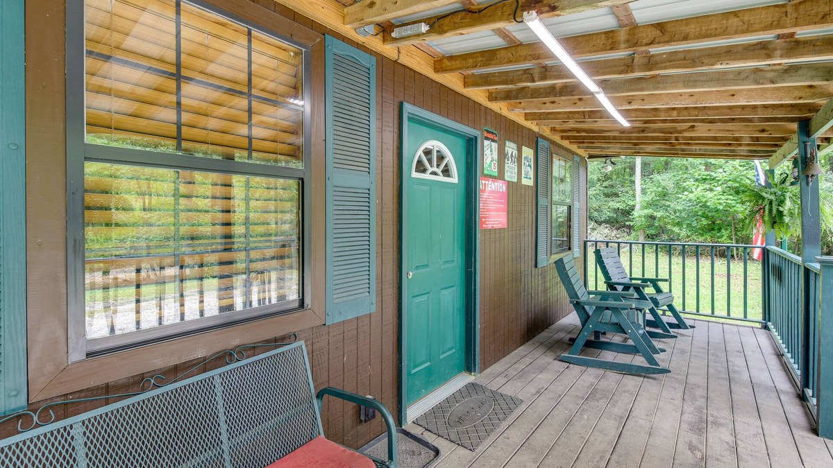 Briceville Cabin | Riverfront Briceville Cabin w/Patio & Fire Pit!