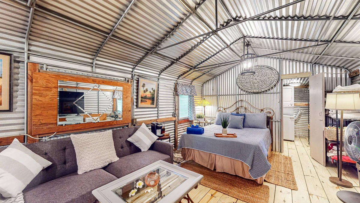 Bronson Cabin | Riverfront bunkhouse with private W/D, grill, & canoe