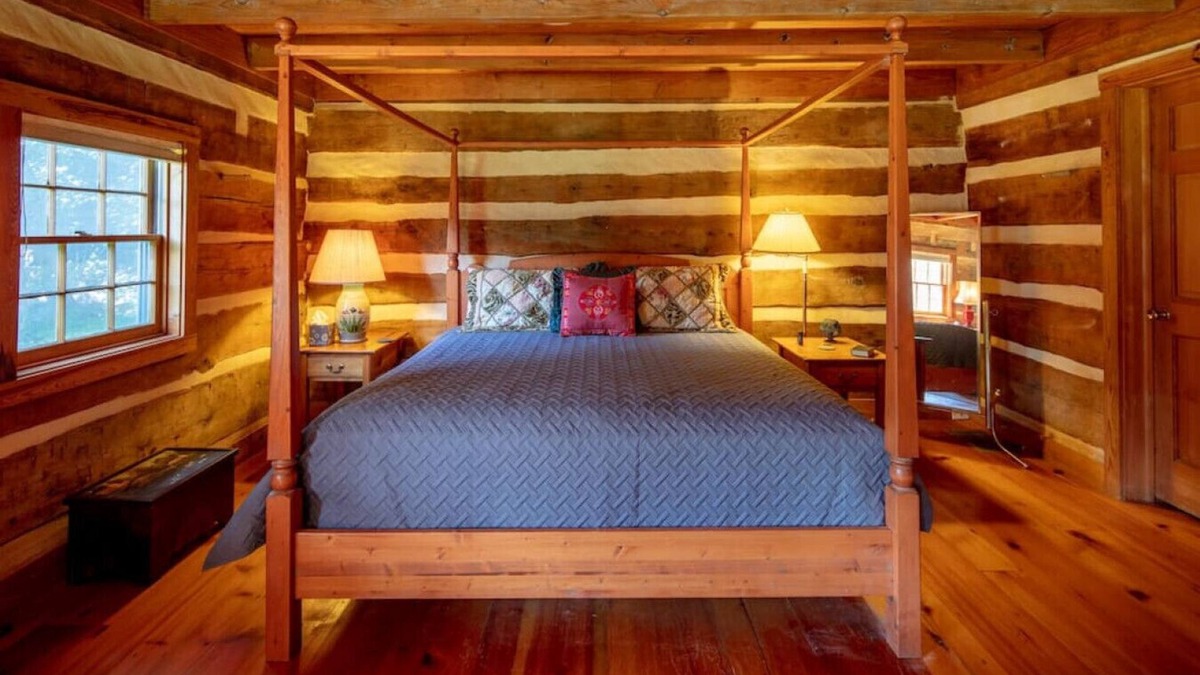 Luray Cabin | Riverfront Cabin! Farm, Fireplaces, Trail & Kayaks