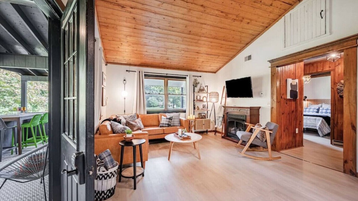 Hedgesville Cabin | Riverfront Cabin with an Outdoor Living Experience