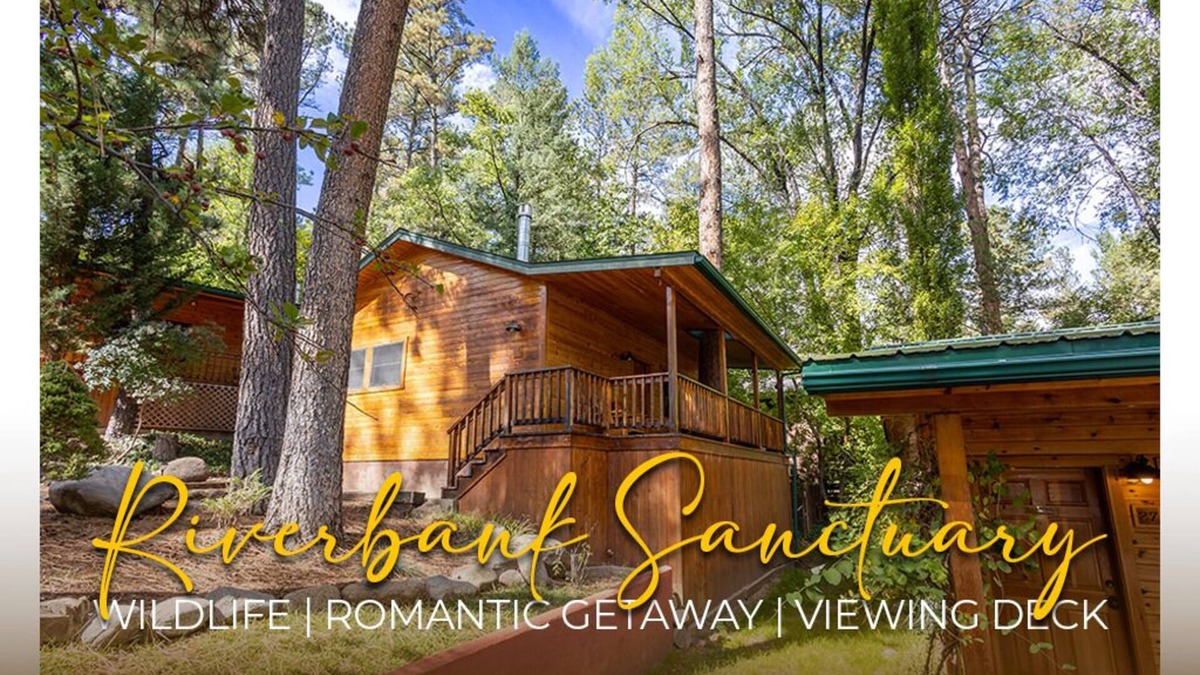 Ruidoso Cabin | Riverfront Cabin with Hot Tub Near Ski Apache