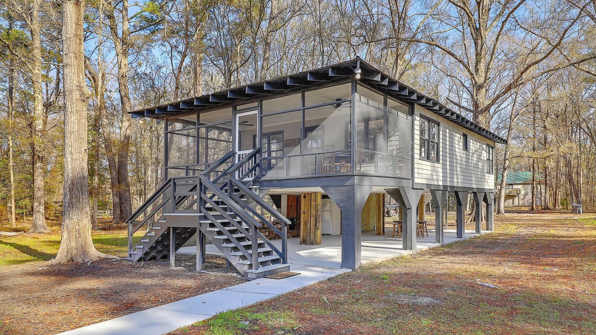 Ruffin Cabin | Riverfront Cottage with 2 docks and firepit located on the Edisto River