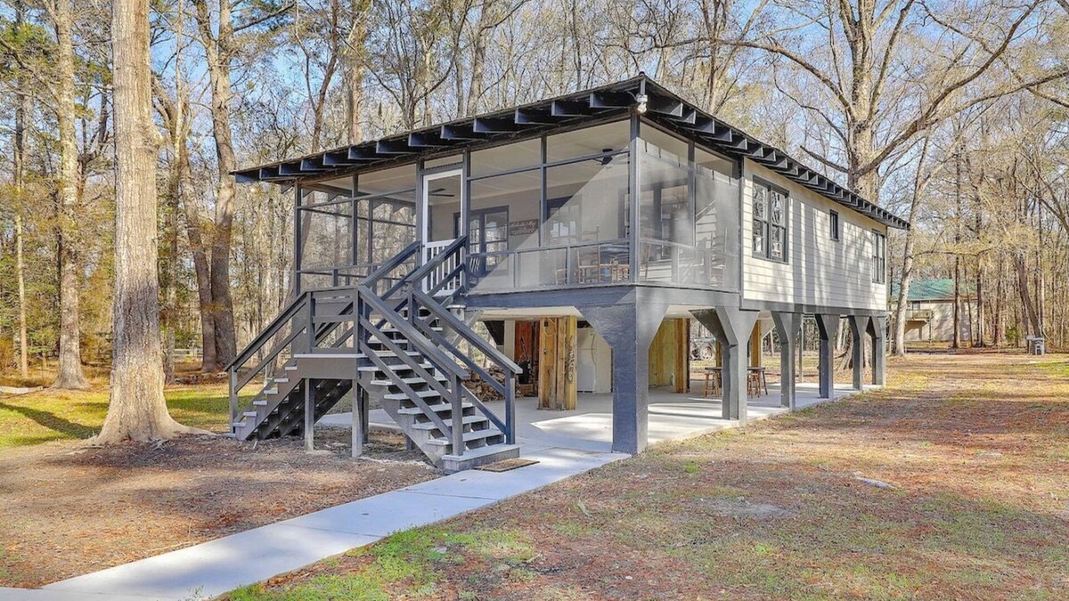 Ruffin Cabin | Riverfront Cottage with 2 docks and firepit located on the Edisto River