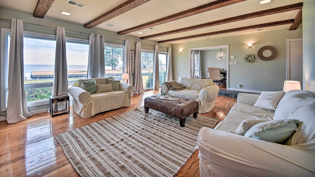 Elizabeth City House | Riverfront Elizabeth City Retreat w/ Yard!