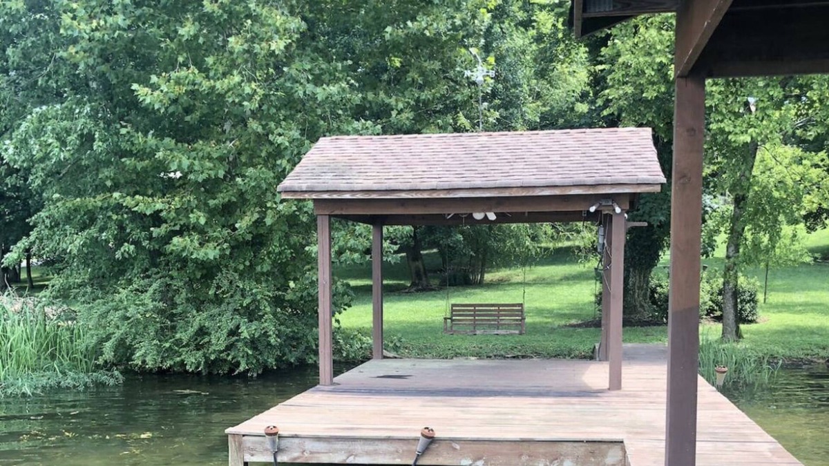 Chickamauga Lake House | Riverfront Getaway in Birchwood