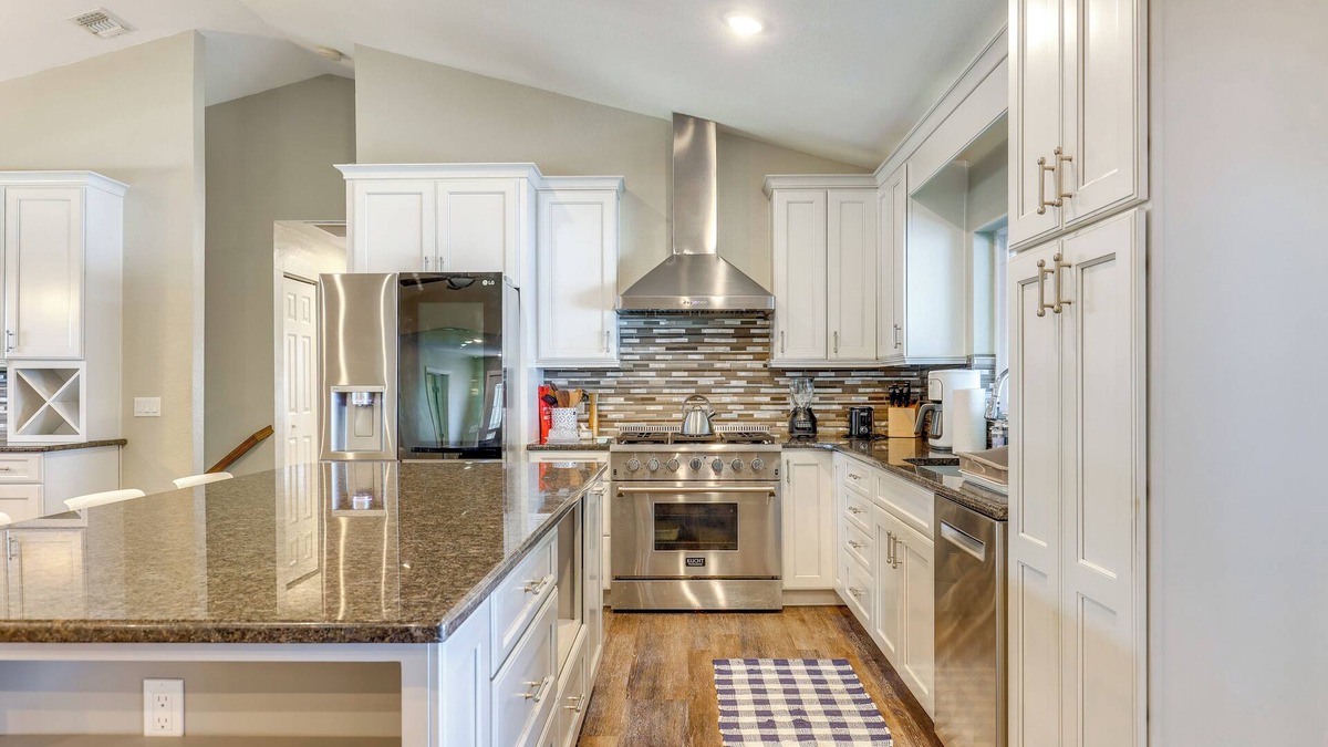 Riverview House | Riverfront Gibsonton Home ~ 12 Mi to Tampa!