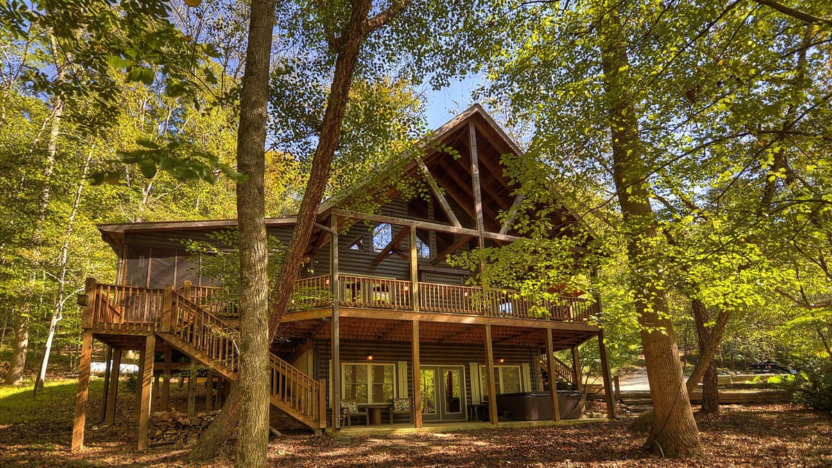 Ellijay Cabin | Riverfront, loud rapids, screen porch-River's Echo (neighboring Rapids' Echo