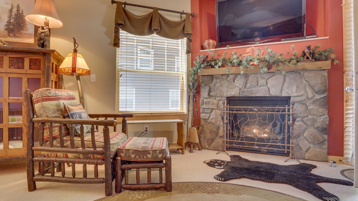 Government Camp House | Riverfront mountain townhouse with pool & hot tub, patio, & easy ski access