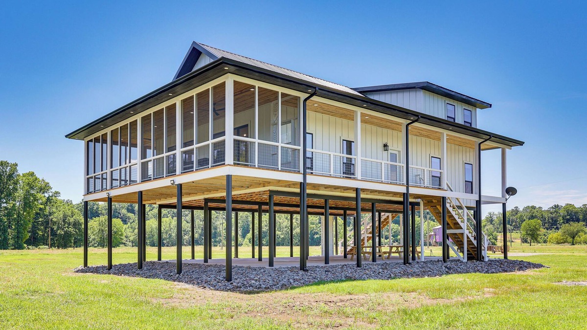 Nashville Cabin | Riverfront Murfreesboro Cabin w/Fire Pit