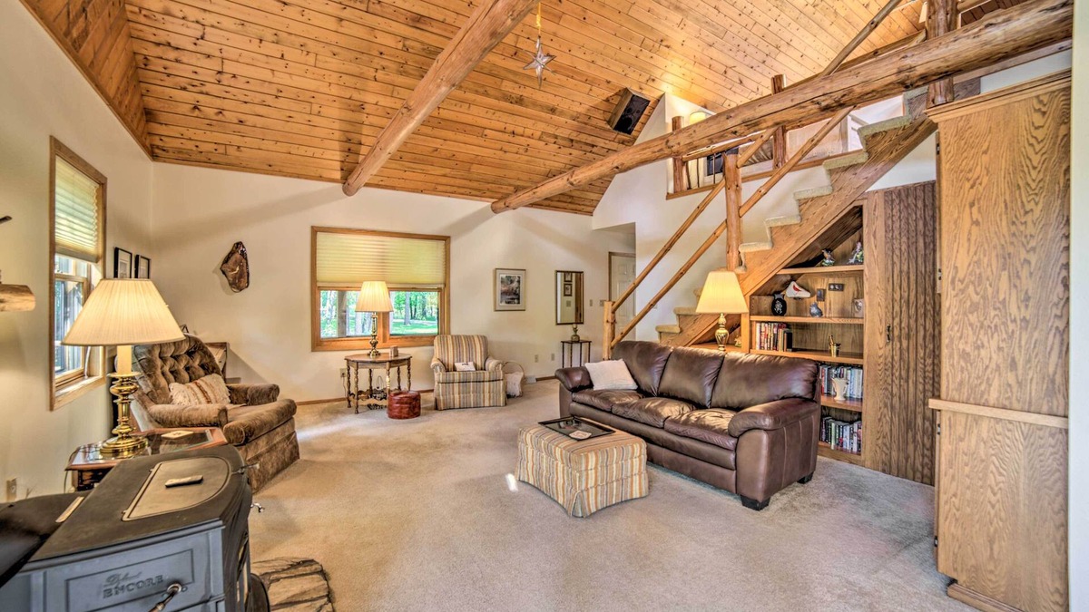 Oconto Cabin | Riverfront Oconto Cabin w/Fire Pit & Yard!
