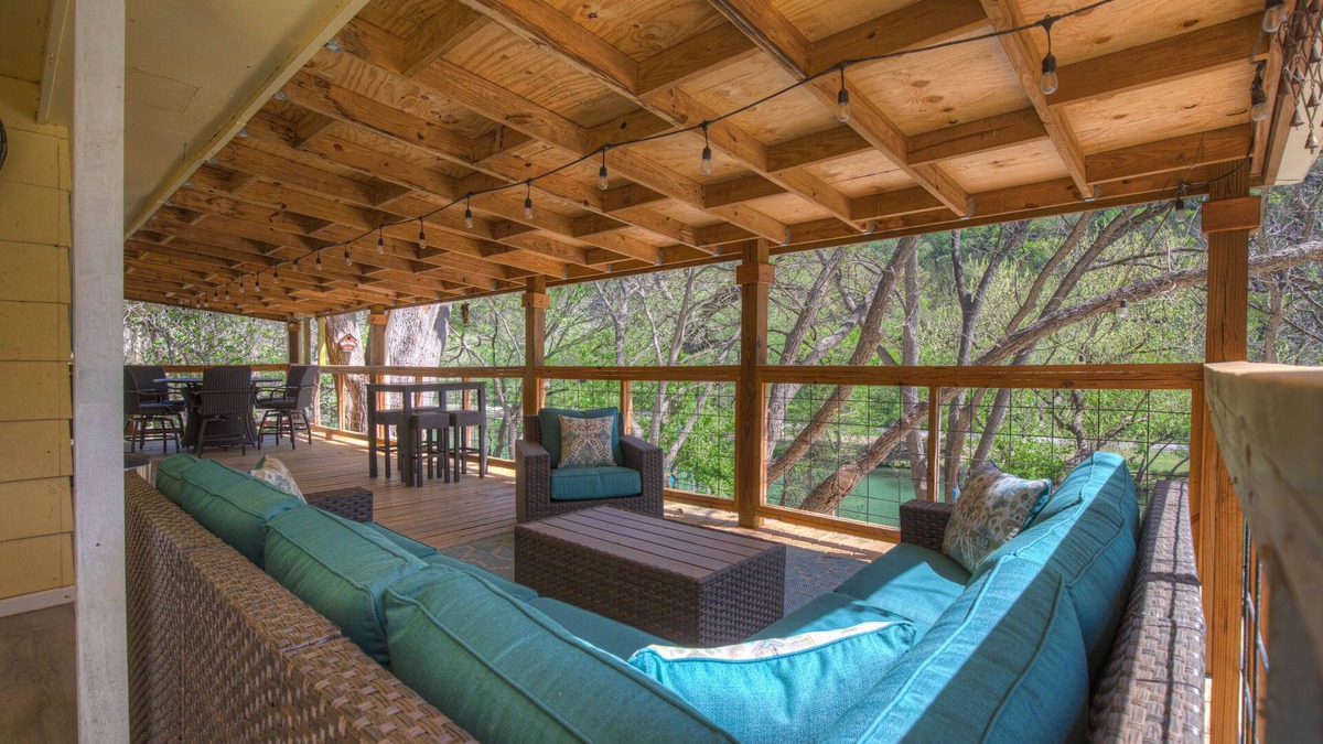 New Braunfels House | Riverfront property located directly on the Guadalupe River
