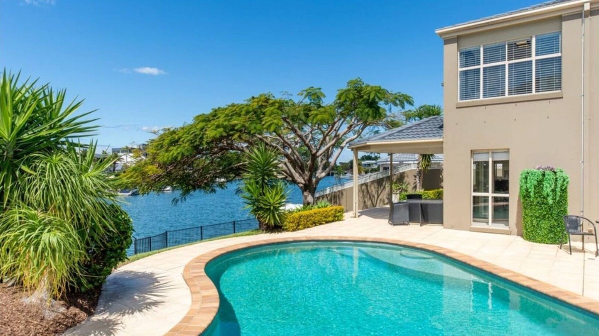 Southport House | Riverfront Retreat Family Getaway 4BR with Pool