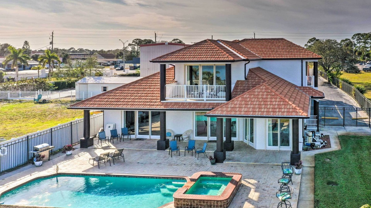 Indian River Residence House | Riverfront Titusville Home w/Pool + Pickleball!