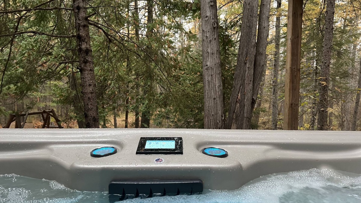 Indian River Cabin | RiverHouse Cabin with Hot Tub and Central State Trail Access!