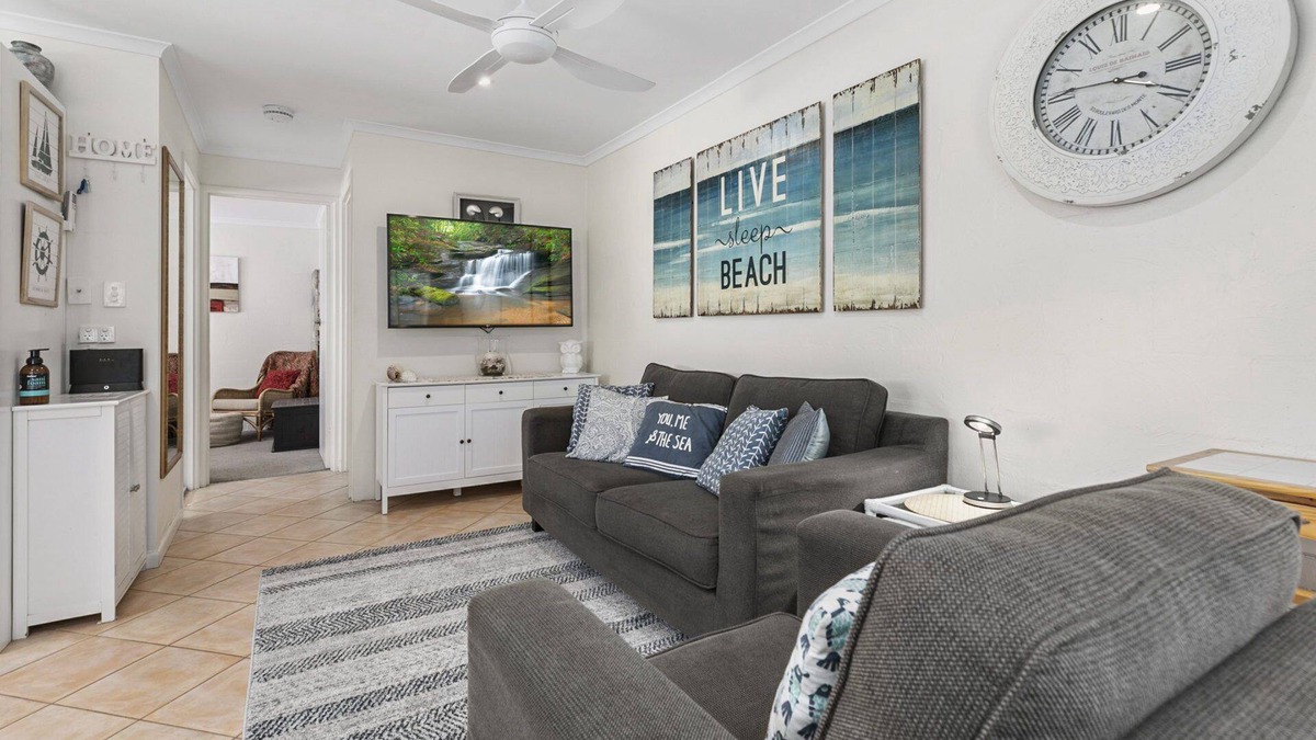 Noosaville Villa | Riverina Beach Villa, 5min walk to Noosaville beach & Restaurant strip