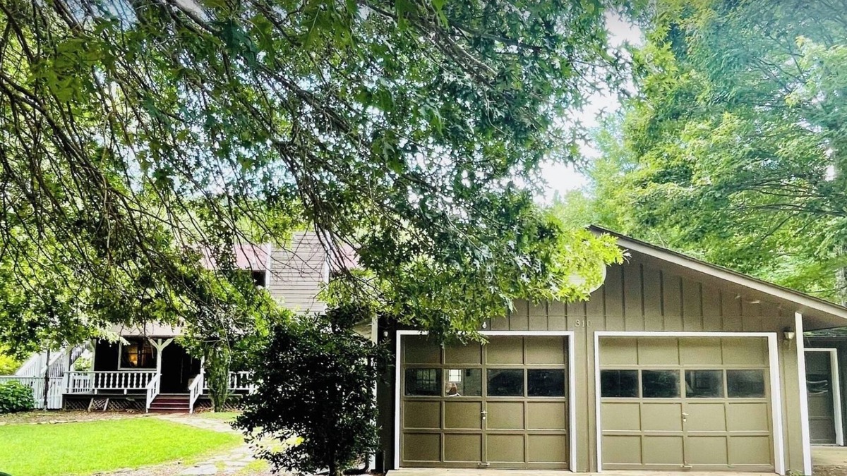 Burnsville House | Riverlanding 4 bdrm home River and Mountain Views