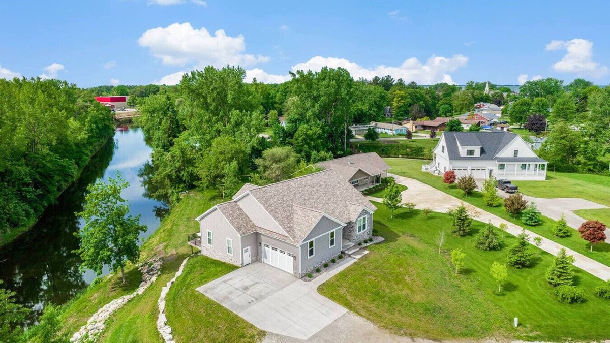 Caseville Apartment | River’s Bend Sanctuary- WALK to Beach & Downtown