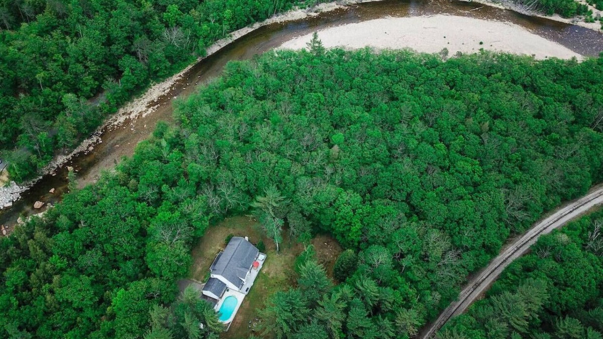 Bartlett Villa | RIVERSBEND | Private River Access, Pool, Hot Tub