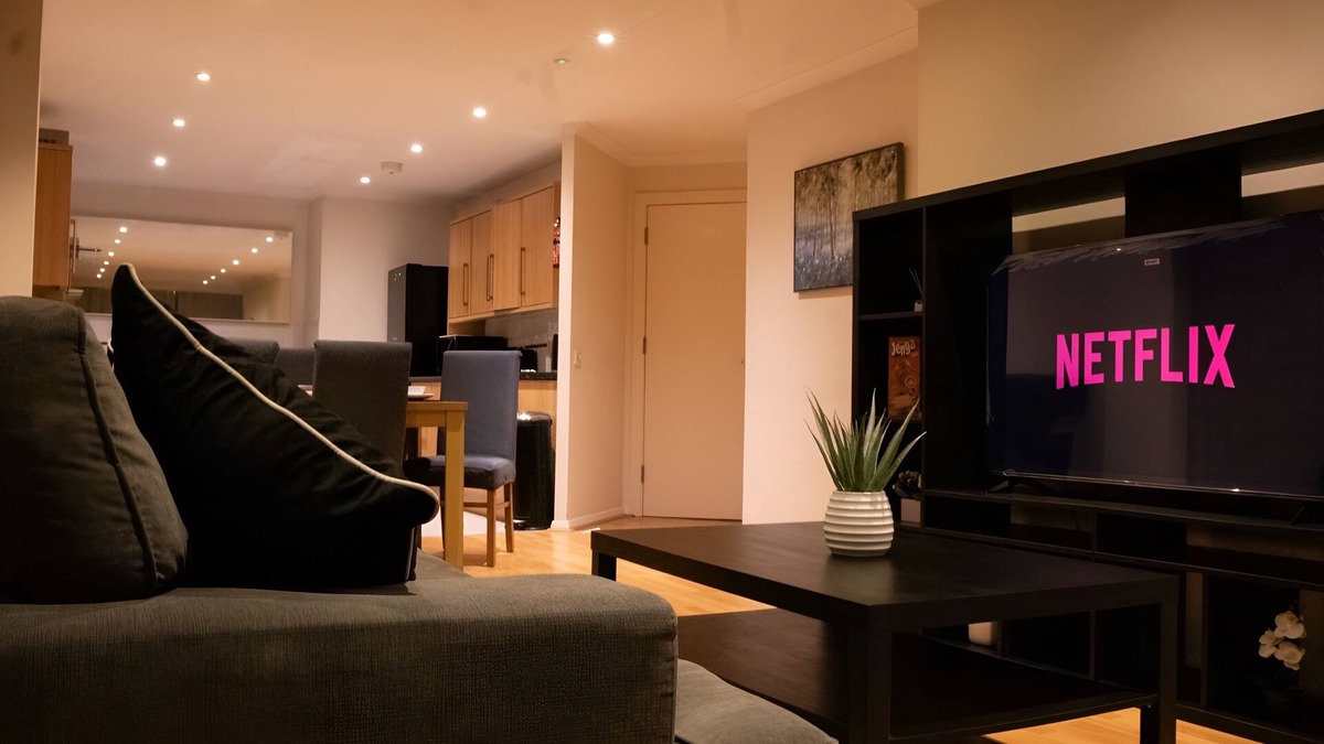 Rotherhithe Apartment | Riverside 3 Bed 2 Bath Apartment | Free Parking