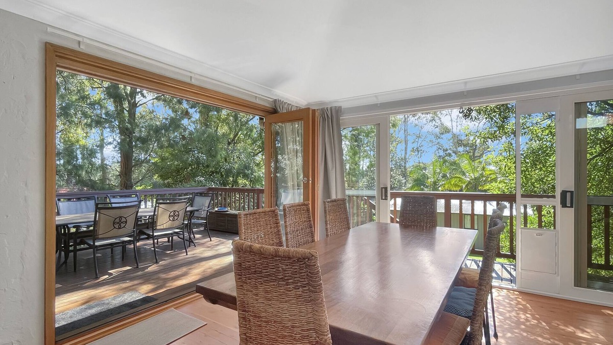 Mossy Point House | Riverside 3-Bed Townhouse with Spacious Deck & BBQ