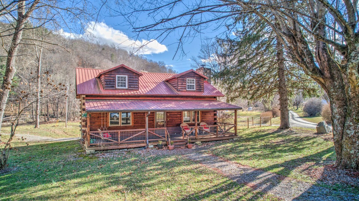 Canton Cabin | Riverside Cabin with Hot Tub and firepit pet Friendly