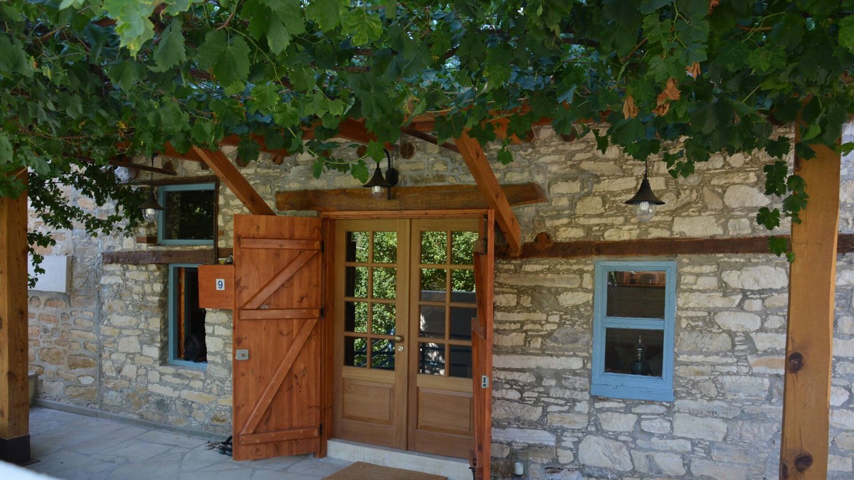 Vasa Koilaniou Cottage | Riverside Cottage - a luxury mountain hideaway