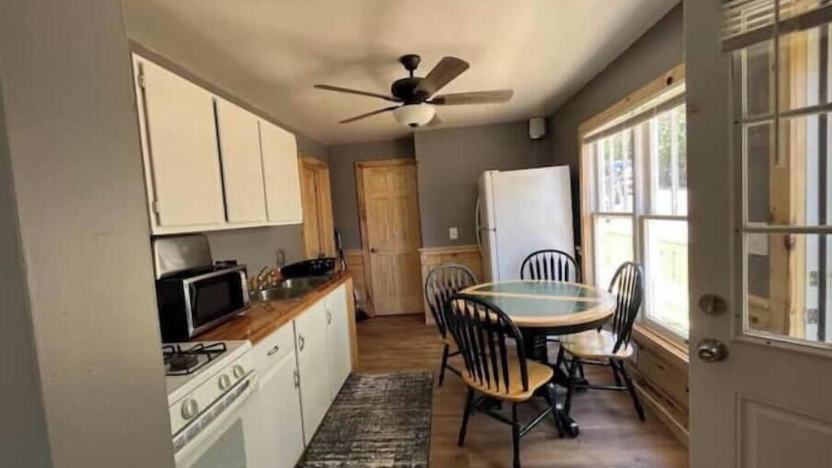 Indian River Cabin | Riverside Escape Perfect for Families & Friends